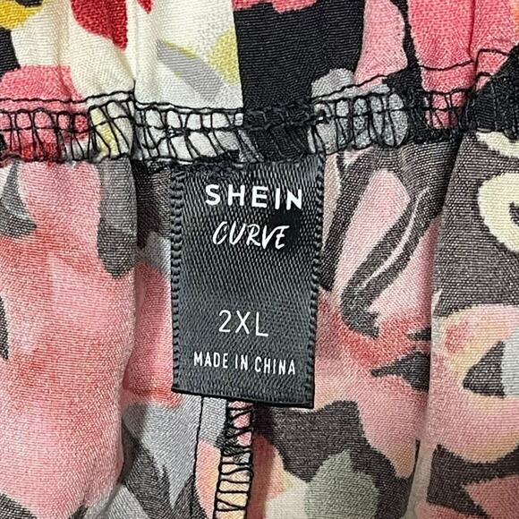 Shein Curve Paperbag Waist Shorts With Tie Bow Floral Size 2XL - Picture 2 of 10